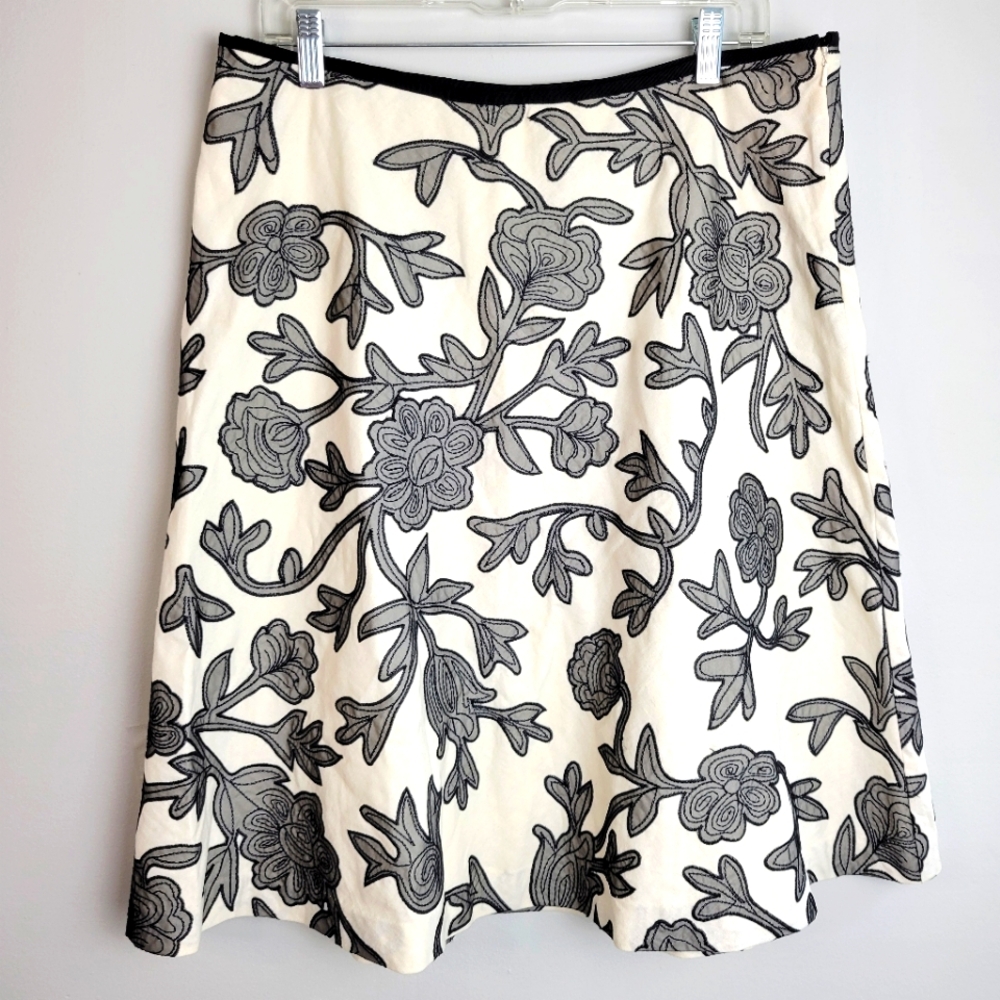 White House Black Market Applique A-Line Skirt SZ 12